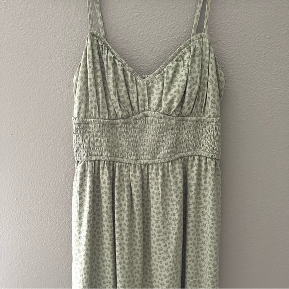 Hollister Sage Green Midi Dress - Picture 4 of 5